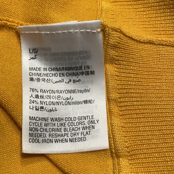 Cold-shoulder tunic/sweater - Picture 6 of 6